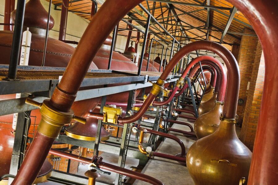 Jarnac: Braastad cognac discovery tour - Ten pot stills and the work of distillation