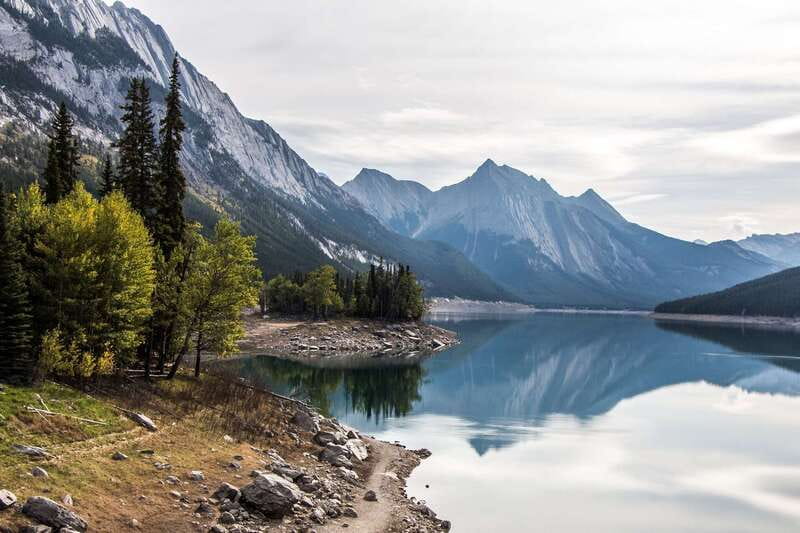Jasper: Maligne Valley Wildlife & Spirit Island Cruise - Who will enjoy this tour most