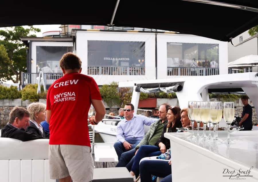 Knysna Lagoon: Boat Cruise with Oyster & White Wine Tasting - Six oysters, white wine, and a useful tasting