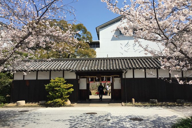 KOBE Sake Tasting Tour at Breweries (tasting fee included) - The walking pace, weather, and group size