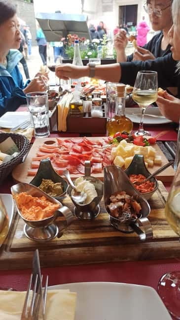 Kotor: Private Walking Tour with Wine and Food Tasting - A taste of the Open Market