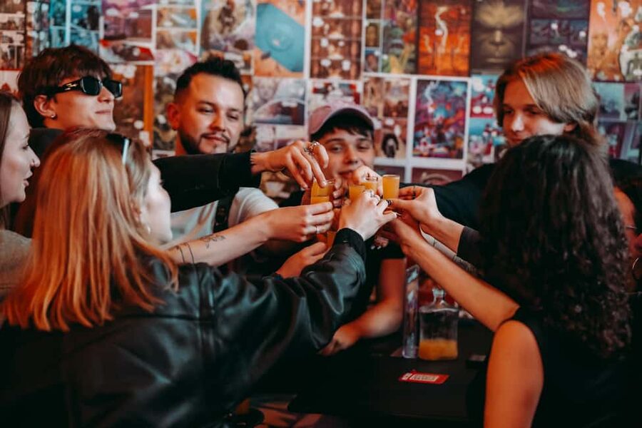 Krakow: 6 pm Tipsy Bar Tour With Karaoke+Twist (Thu-Fri-Sat) - Karaoke as the final Kraków stop