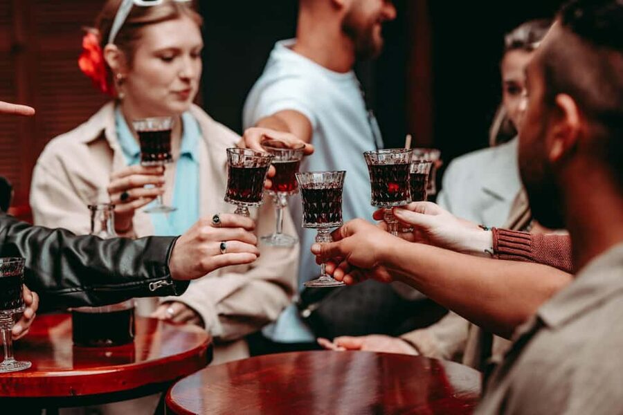 Krakow: 6 pm Tipsy Bar Tour With Karaoke+Twist (Thu-Fri-Sat) - Practical details before you go