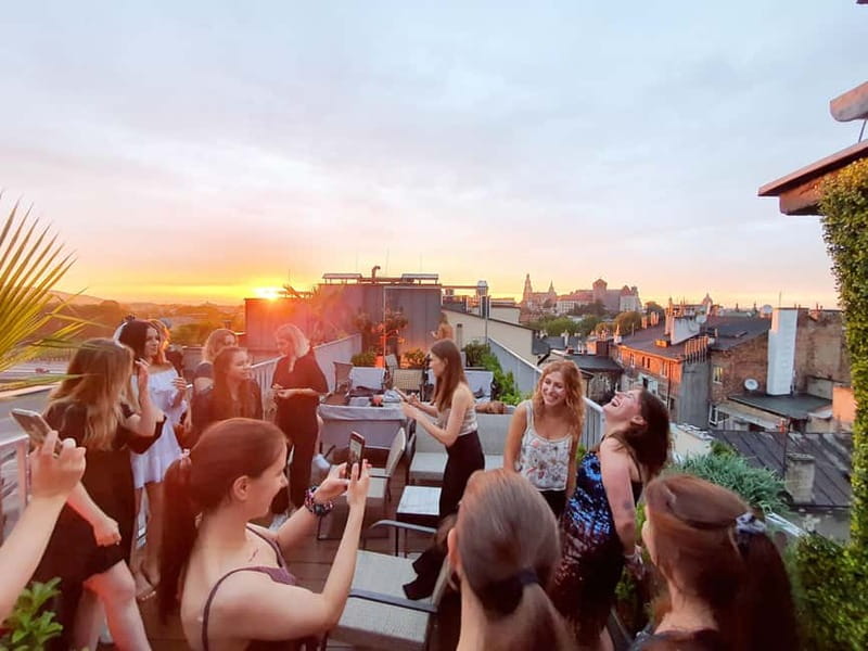 Krakow: Hidden Rooftop Bar Reservation with 1 Cocktail - Key points to know before you go