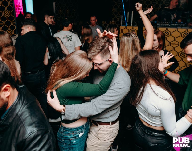 Krakow: Pub Crawl 1H Open Bar, VIP Entry & Welcome Shots - Welcome shots and VIP entry at every stop