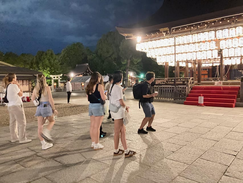 Kyoto: Gion Evening Walk with Hidden Gems, Geisha & Sake - Finishing at Yasaka Shrine