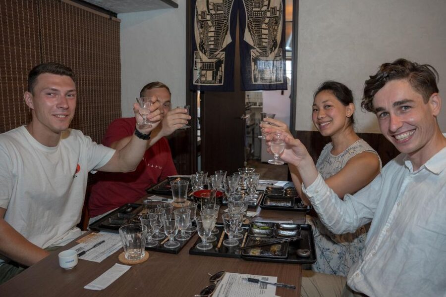 Kyoto: Insider Sake Brewery Tour with Sake and Food Pairing - Why Fushimi is the right place to learn about sake