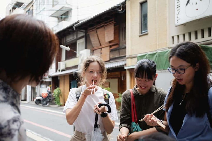 Kyoto: Local Food Tasting Tour at the Nishiki Market - Shinkyogoku’s 45 minutes of shopping and people-watching