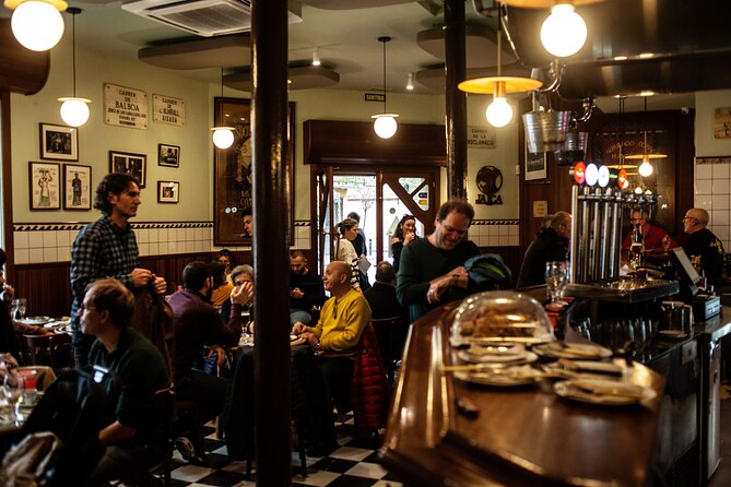 La Barceloneta Tapas & Wine & Drinks Tour in Barcelona - Timing, meeting point, and group size