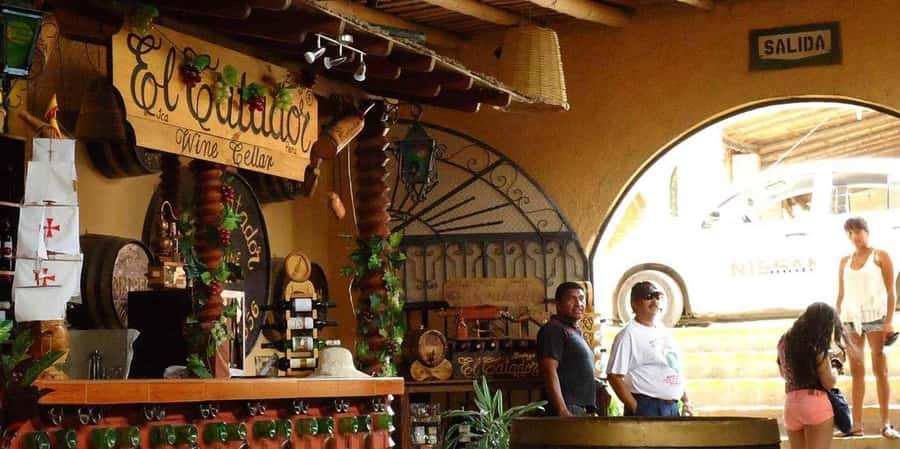 Lagos/Praia da Luz: Wine Tour, Tastings, Tapas, and Music - Who will enjoy this most