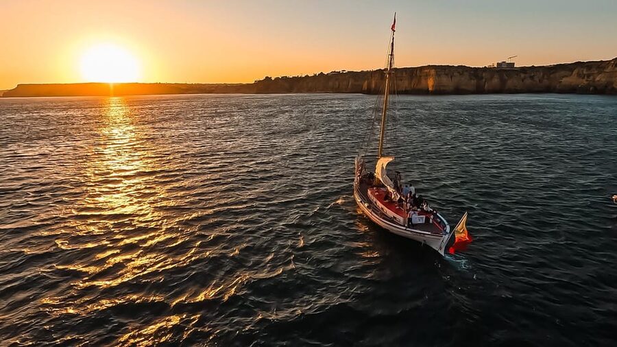 Lagos: Sunset Sail aboard a Traditional Boat with Prosecco - Sunset from the open water
