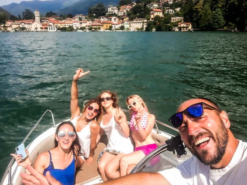 Lake Como: 2h Shared Boat Tour with Wine Tasting - Villa d’Este and Villa Erba from the water