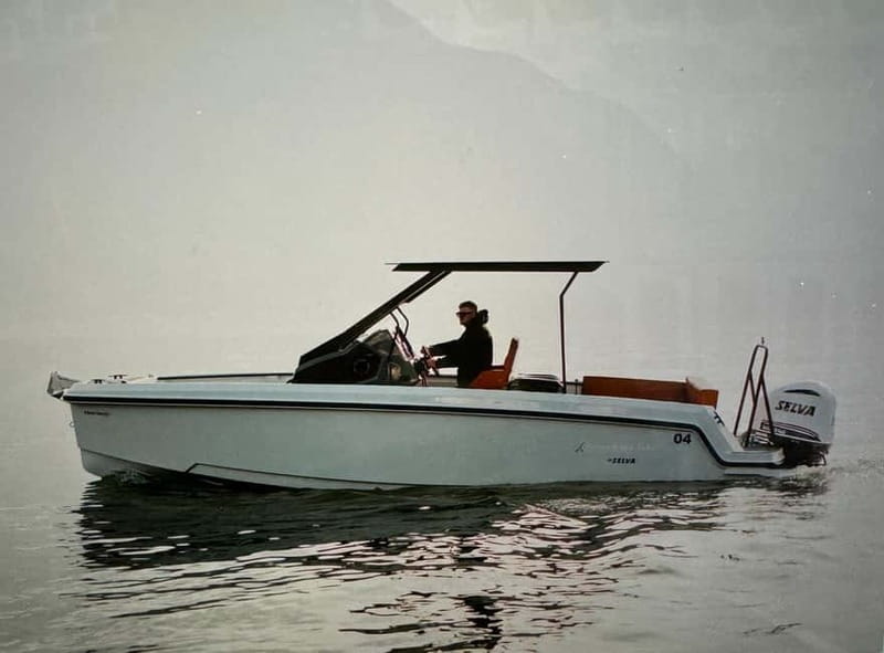 Lake Como Boat tour share- prosecco and winter cover - Why a one-hour boat ride can be enough