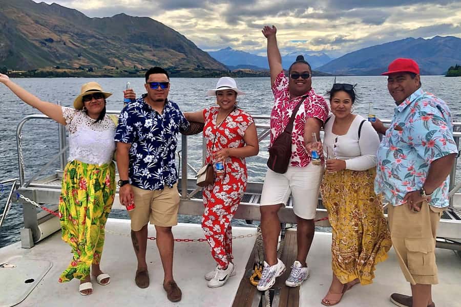 Lake Wanaka Happy Hour Cruise - Why the social atmosphere works