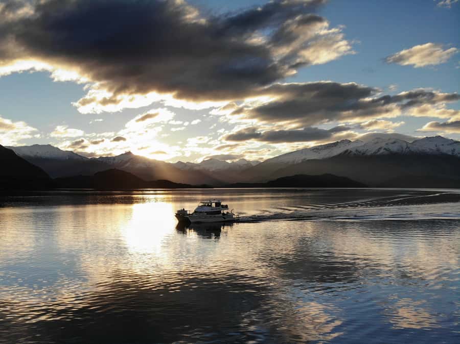 Lake Wanaka Happy Hour Cruise - Who should book this cruise?