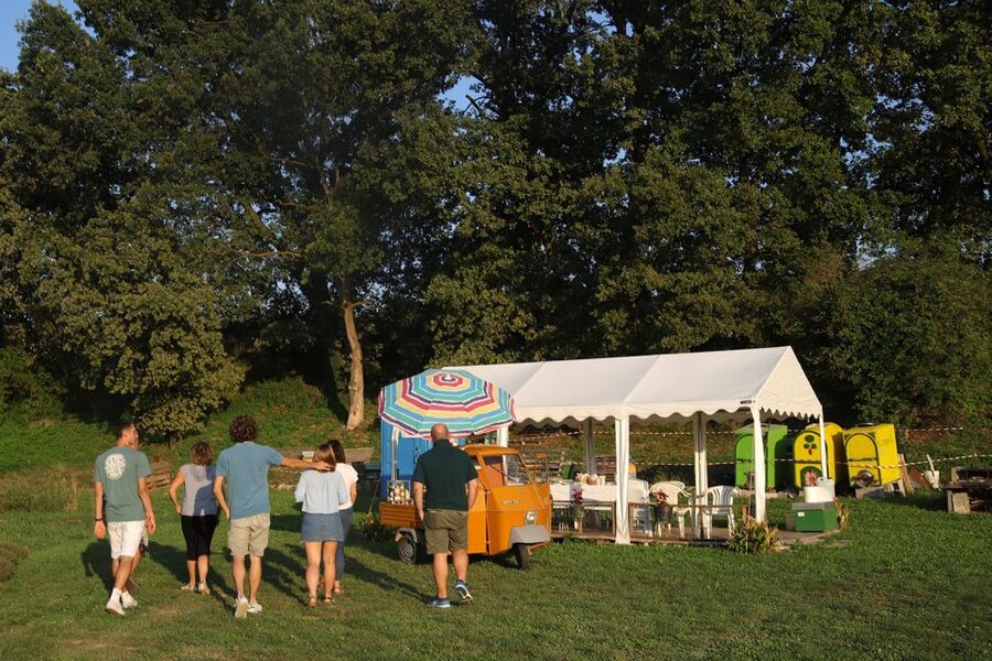 Lazise: Beekeeping Farm Tour and Tasting Experience - How Raffaella shapes the experience