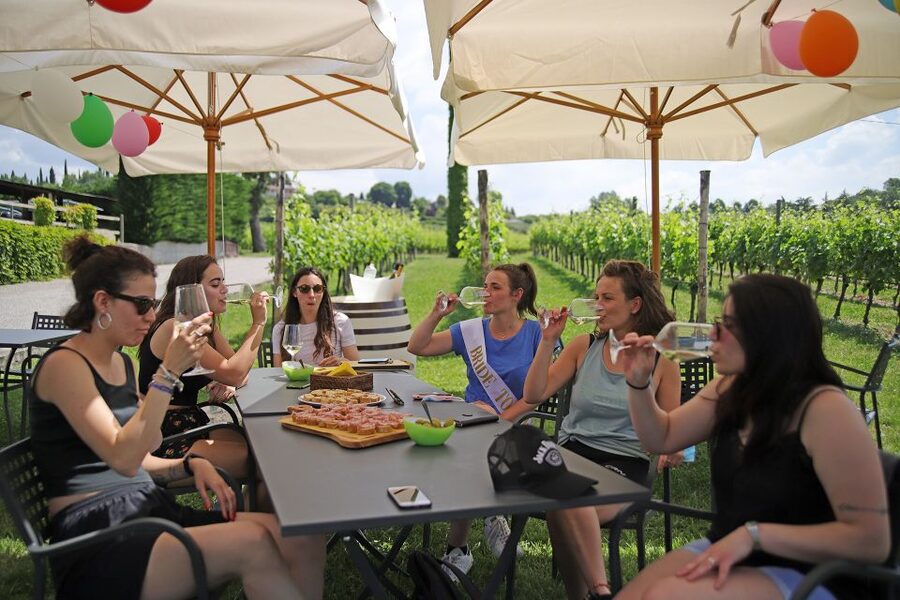 Lazise: Bike Tour and Wine Tasting - Leaving Lazise for the Vineyards