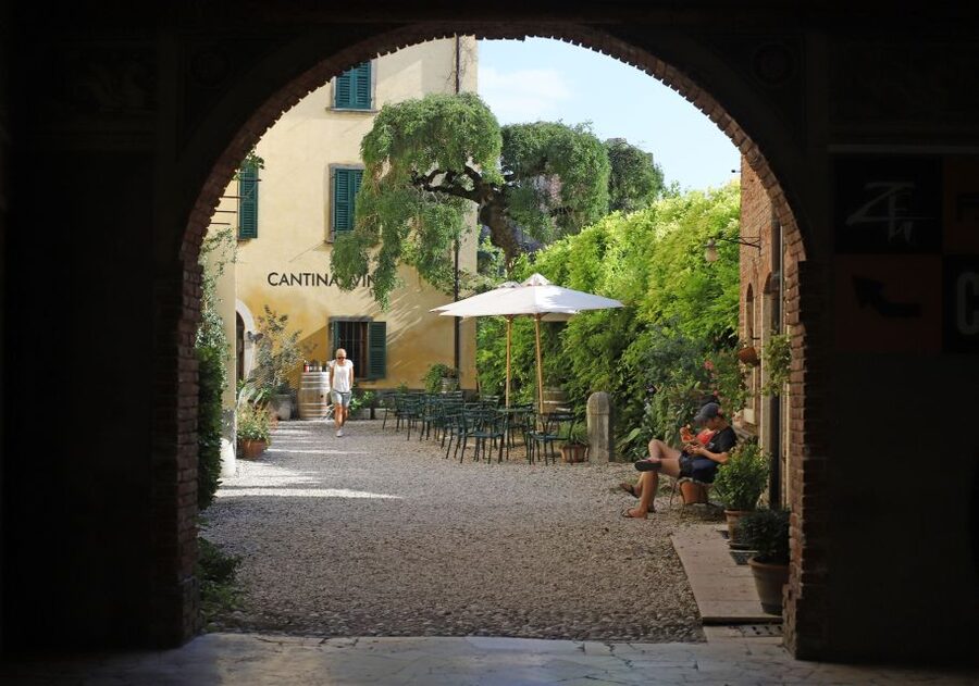 Lazise: Historical Center Wine Tasting Tour - Why this Lazise wine tasting feels different