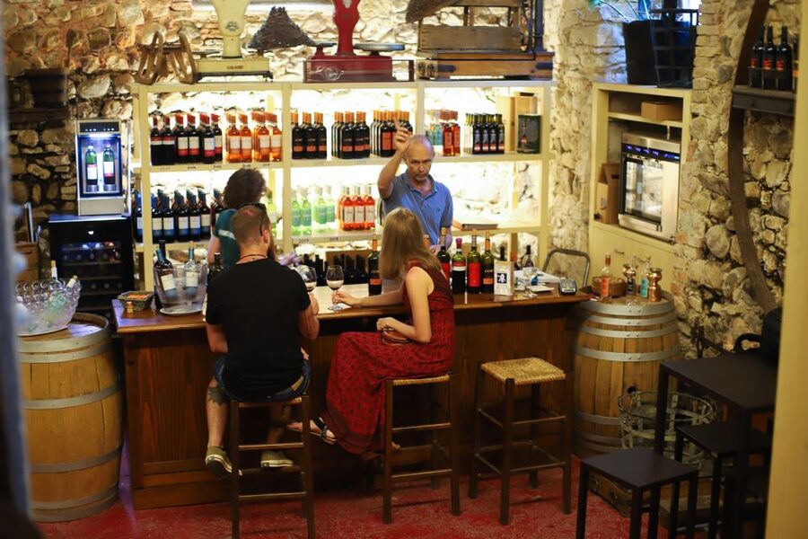 Lazise: Historical Center Wine Tasting Tour - Timing, meeting point, and practical planning