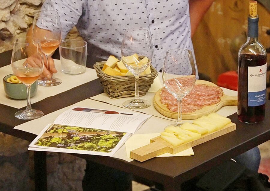 Lazise: Historical Center Wine Tasting Tour - Who will enjoy this experience most