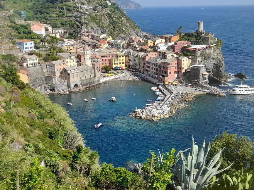 Lemon tour with Limoncino and Wine tasting in Vernazza (Cinque Terre) - Alessandro’s guiding style