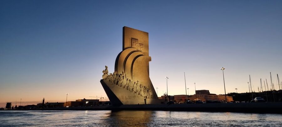Lisbon: Boat Tour with Champagne - Champagne, comfort, and the small-group setting