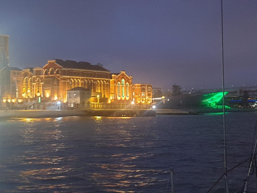 Lisbon: Champagne Sailing Tours - MAAT and the return along the Tagus