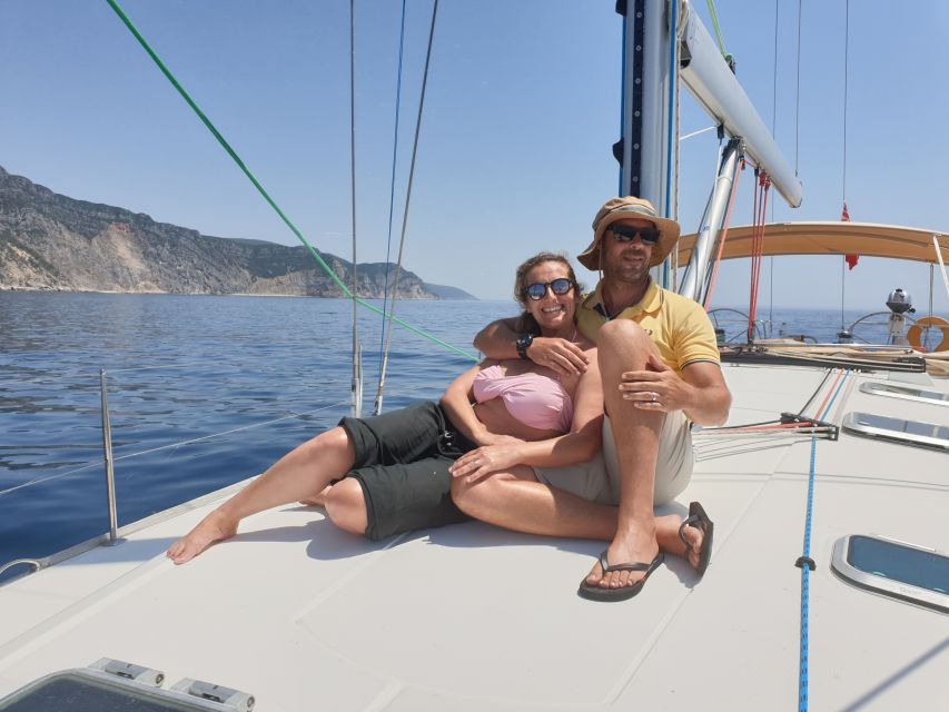 Lisbon: Champagne Sailing Tours - Champagne, snacks, and the value of $58