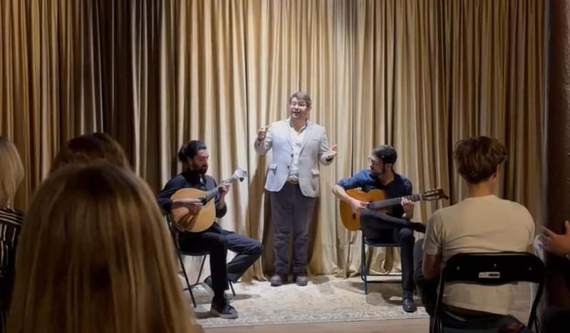 Lisbon: Live Fado Show in Historic Alfama with Port Wine - Stories that connect Fado with Lisbon