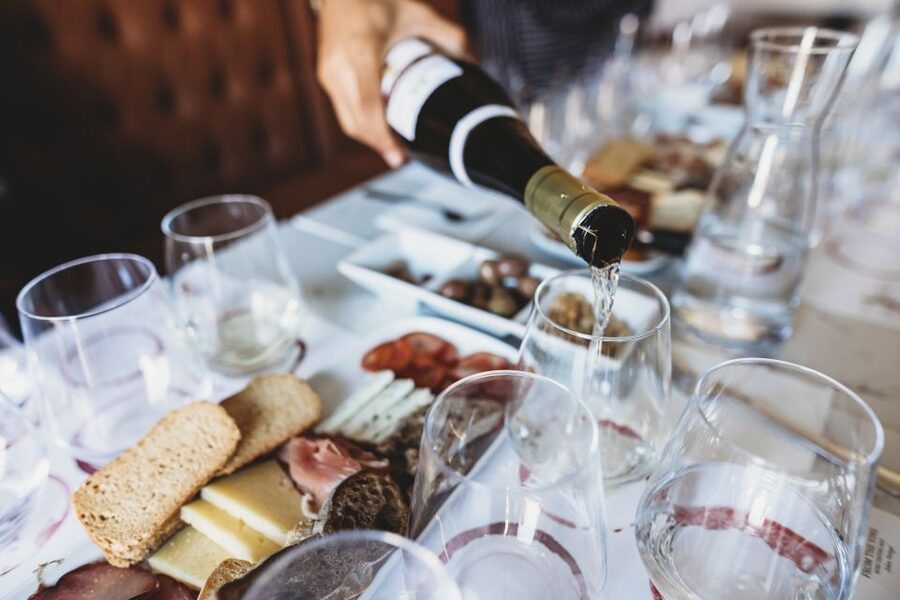 Lisbon: Portuguese Wine and Cheese Tasting with Lunch - Key points at a glance
