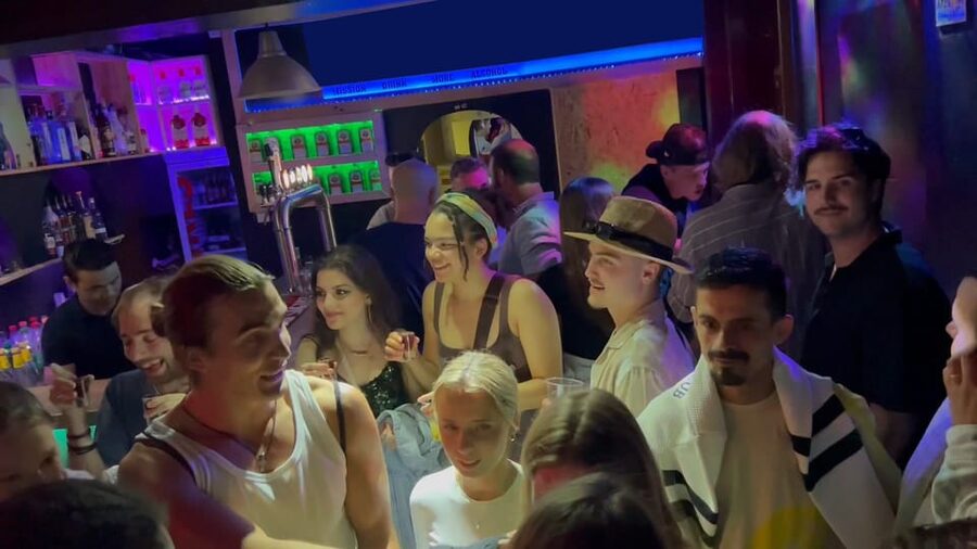 Lisbon Pub Crawl: Unlimited Drinks, Shots & V.I.P Club Entry - Key points at a glance