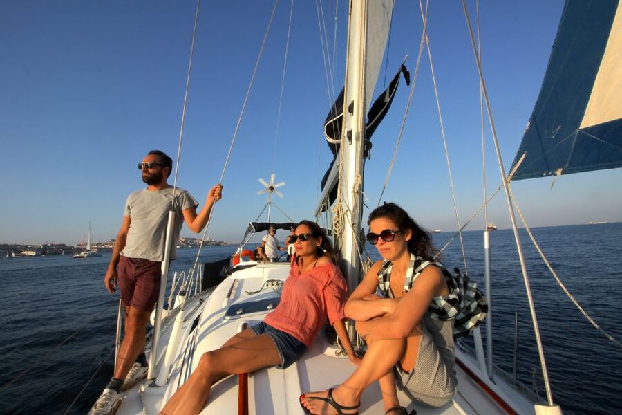 Lisbon: Sailing Tour with Wine and Snacks - Why Lisbon looks better from the Tagus