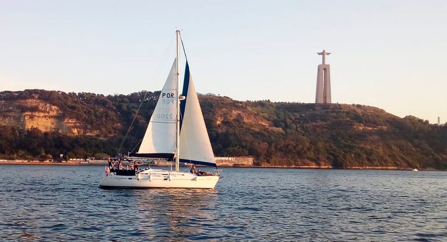 Lisbon: Sailing Tour with Wine and Snacks - Commerce Square and the lower city from the river