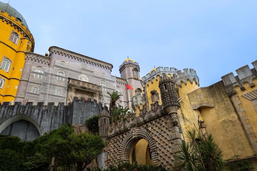 Lisbon: Sintra, Pena Palace & Wine Tasting Small-Group Tour - Colares wine tasting and the cellar visit