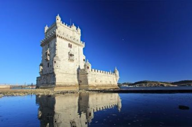 Lisbon Sunset Sailing Tour with White or Rosé Wine and Snacks - Key points to know before sailing
