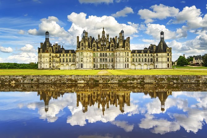 Loire Valley Wine and Castles Small-Group Day Trip from Paris - Key things to know before booking
