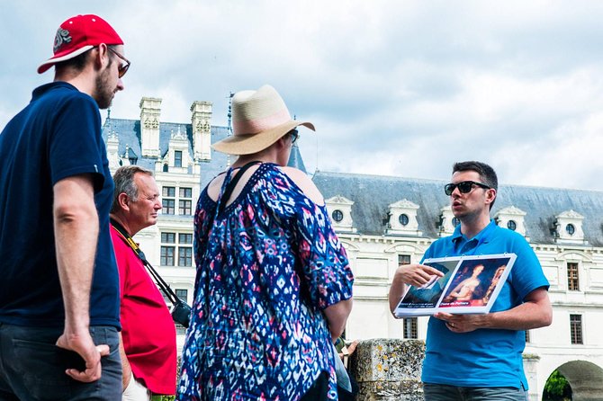 Loire Valley Wine and Castles Small-Group Day Trip from Paris - Lunch in medieval Amboise