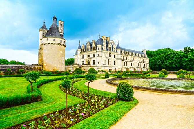 Loire Valley Wine and Castles Small-Group Day Trip from Paris - Chenonceau and the château built over water