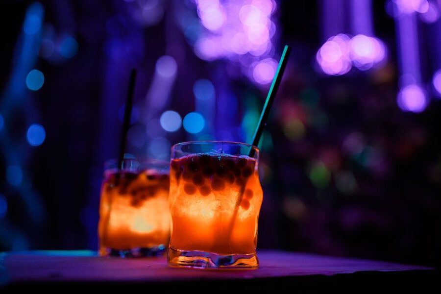London: Avora New World Cocktail Experience with 3 Cocktails - The daytime-to-nighttime change