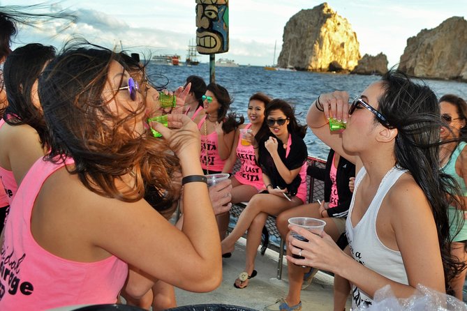 Los Cabos Sunset Booze Cruise - How the group size affects the mood