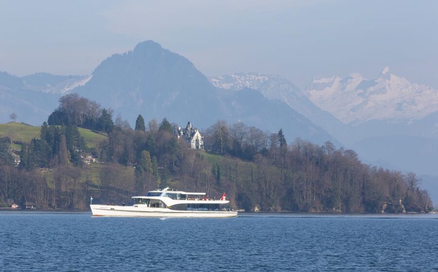 Lucerne: Walking and Boat Tour with Cheese & Wine Tasting - Musegg Wall for views over the old town