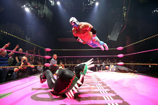 Lucha Libre Tickets & Tacos & Beer & Mezcal - BEST NIGHT EVER! - Learning the rules before the action starts