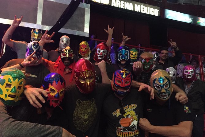 Lucha Libre Tour and Mezcal Tasting in Mexico City - Walking through central Mexico City to Arena México