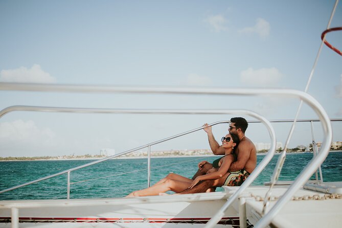 Luxury Champagne and Lobster Sail to Boca Catalina - Who will enjoy this Aruba sailing