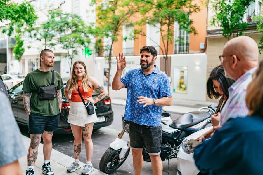 Madrid: Food & Wine Tour with 10 Tapas & 4 Drinks Included - Four drinks, and why that changes the evening