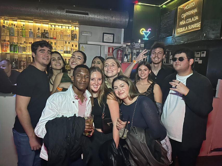 Madrid: Guided Pub Crawl Madrid Experience and Club Entry - Key points at a glance