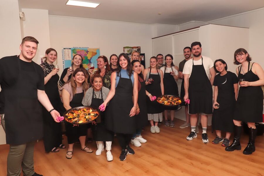 Madrid: Paella and Sangria Workshop in the City Center - Cooking in the traditional paella pan