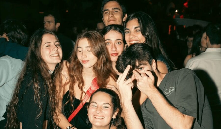Madrid: Pub Crawl | Free shot & Free Club entry - Why this works especially well for solo visitors