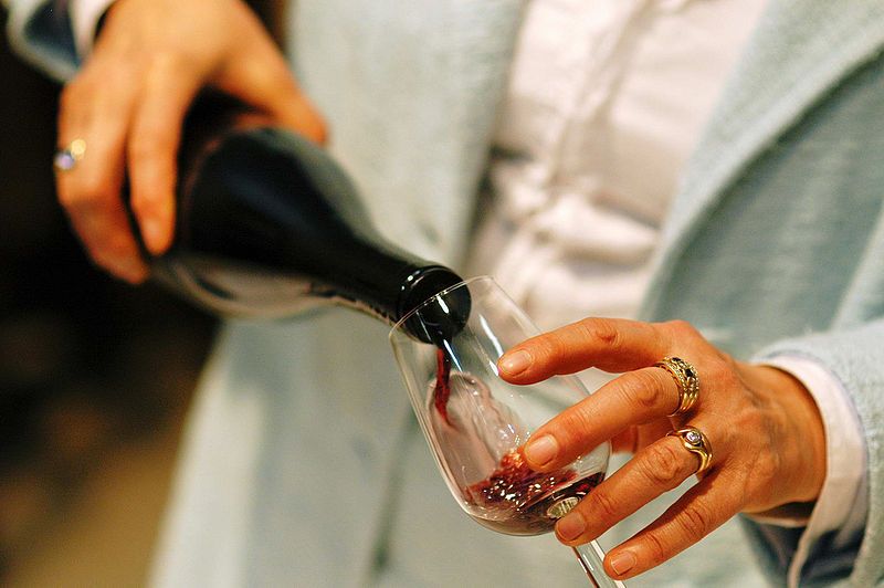 Madrid Region Wineries Guided Tour with Wine Tastings - What the tasting experience is really like