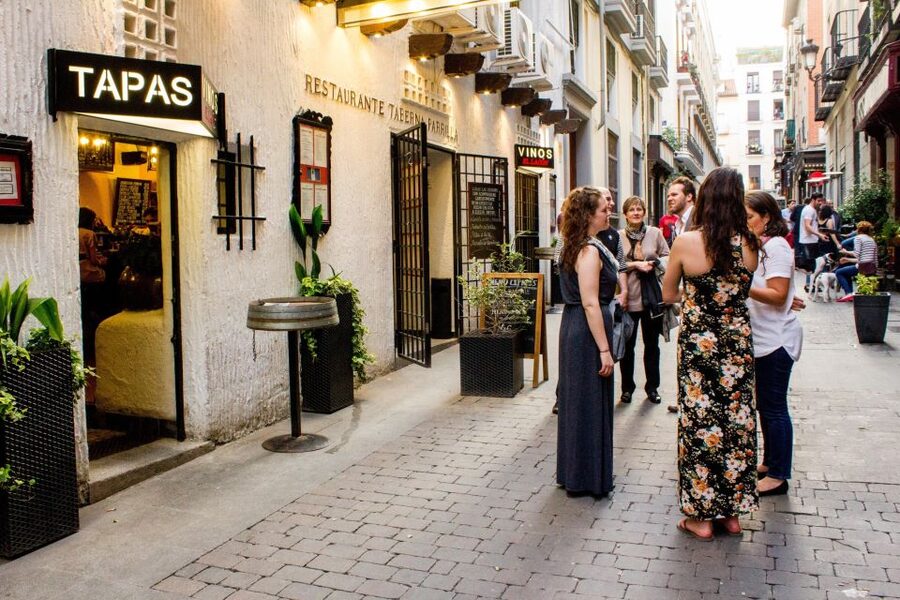 Madrid: Tapas & Wine Tasting Tour with Local Guide - Walking, timing, and practical limits